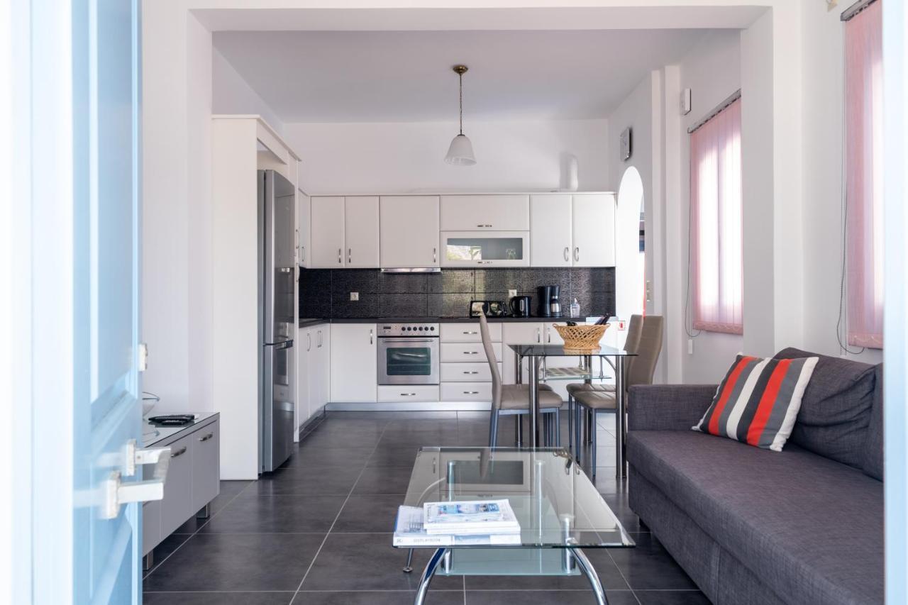 Adelphi Apartments Perissa  Buitenkant foto