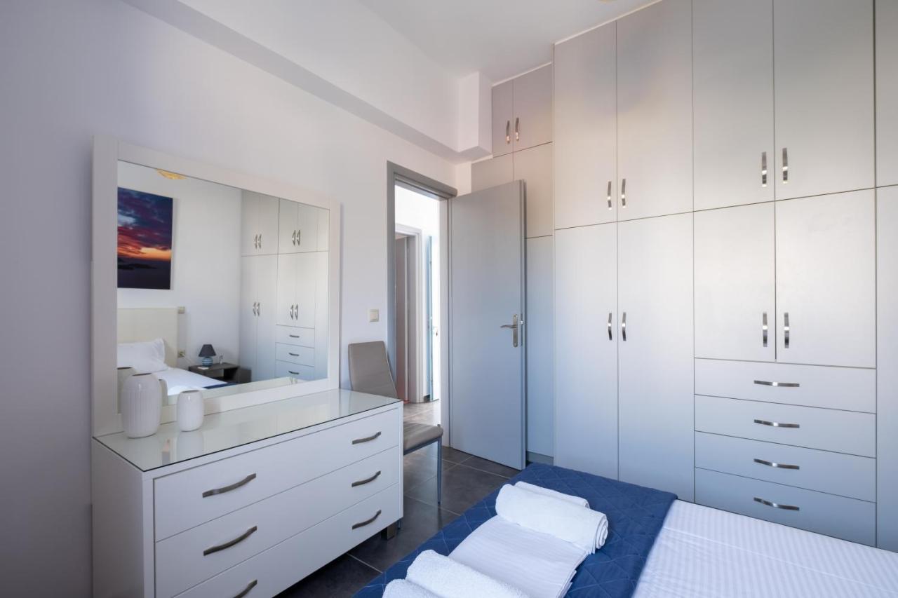 Adelphi Apartments Perissa  Buitenkant foto