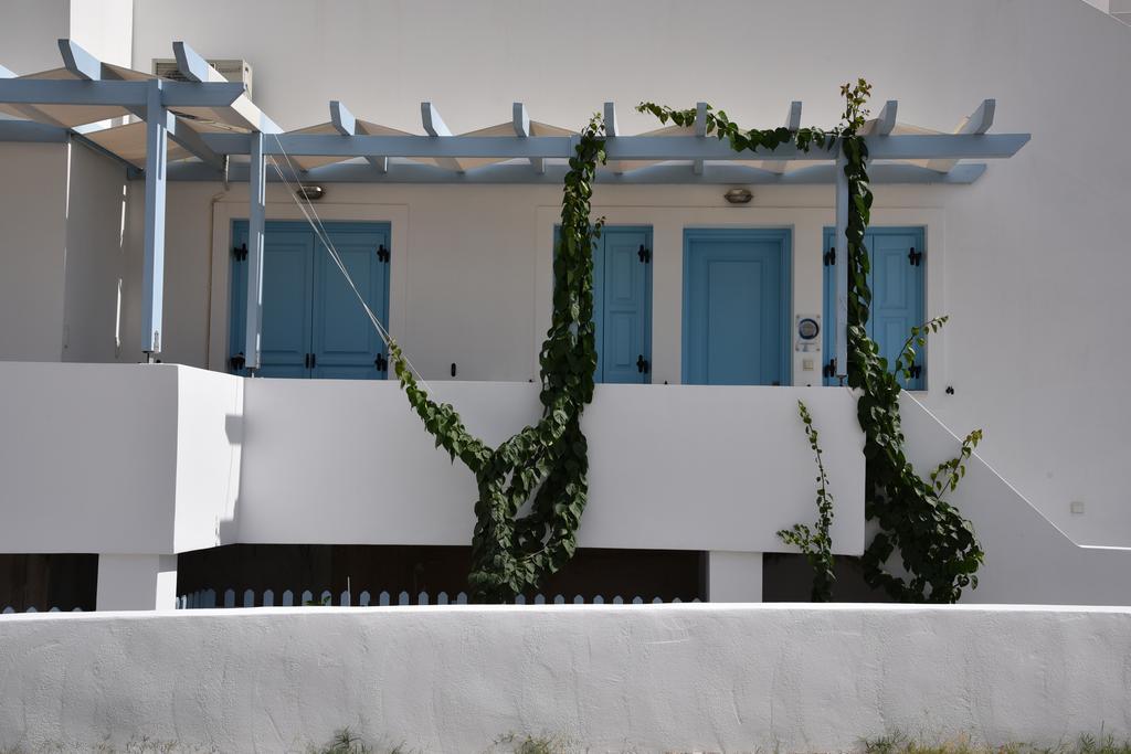 Adelphi Apartments Perissa  Buitenkant foto