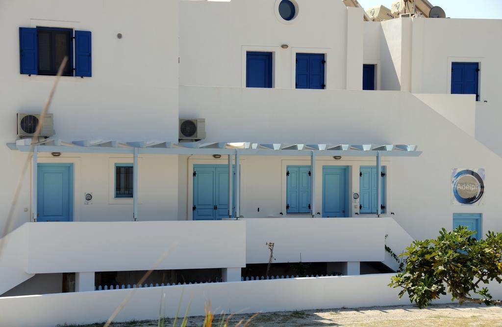 Adelphi Apartments Perissa  Buitenkant foto