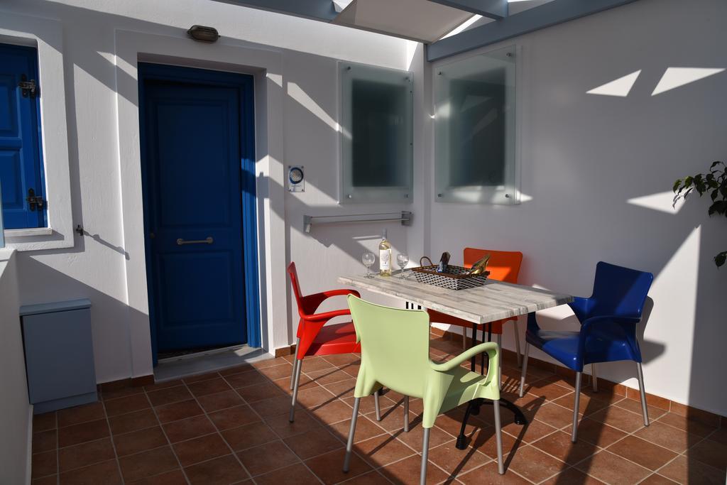 Adelphi Apartments Perissa  Buitenkant foto