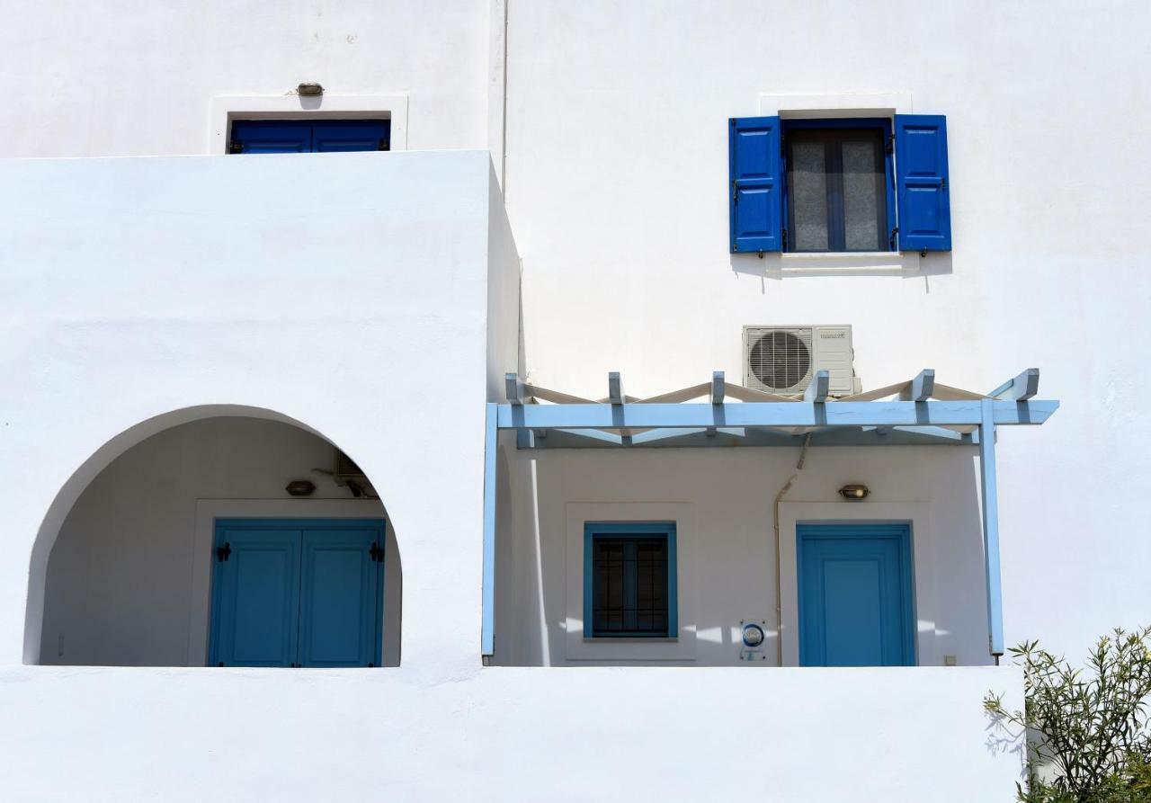 Adelphi Apartments Perissa  Buitenkant foto